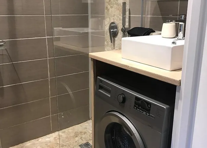 Apartment, 700m And Parking