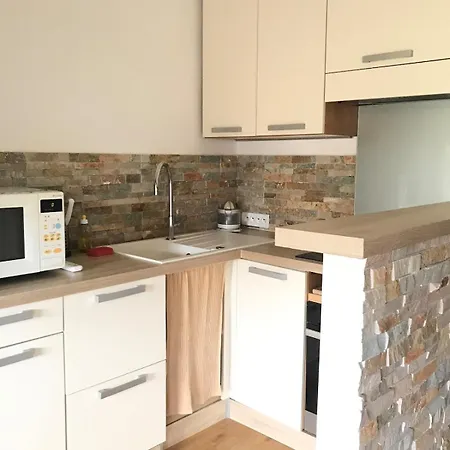 Daire Apartment, 700m And Parking *